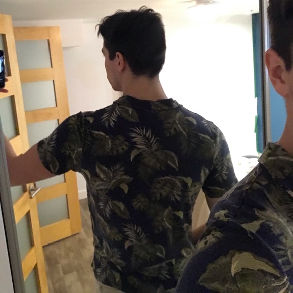 Bershka Tropical Polo - Picture 2 of 3